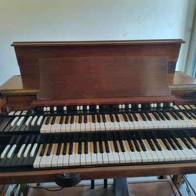 Hammond organ with Leslie organ speaker Model B3, Model 147 Hammond 1962, Leslie 1966 - H. Ser.#86896 L. Ser.#H60535 once owned by Dianne Ross's pianist image 2
