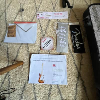 Fender American Professional Stratocaster with Maple Fretboard 2017 - 2019 - Sienna Sunburst image 16