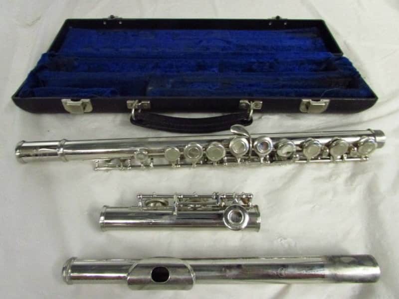 Yamaha YFL-225N Flute with case. Japan. Very good condition. Nickel plated. image 1