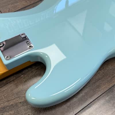 Fender Vintera '60s Jazz Bass with Pau Ferro Fretboard 2019 - Daphne Blue image 9