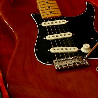 2023 Fender American Vintage II 1973 Stratocaster in Mocha + Original hardcase - Pre-owned image 2