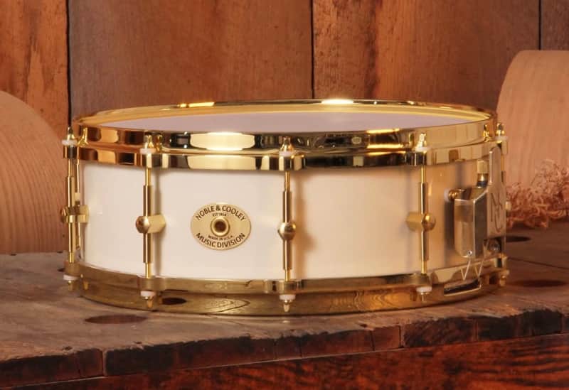 Noble & Cooley Solid Shell Classic Maple Snare Drum 14X5 Antique White Gloss