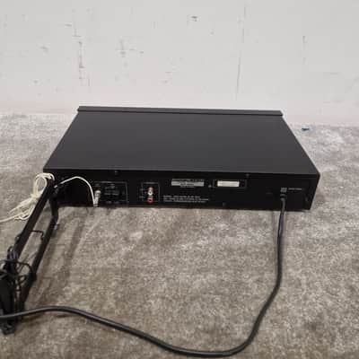 Akai AT-30 - Digital Synthesizer Tuner - Black - Excellent image 12