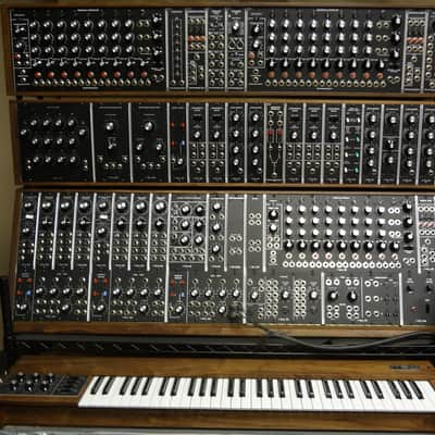 Moog System 55 with essential extras image 2