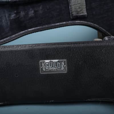 Vintage Guild Acoustic Guitar Hard Case Black Tolex Plush Interior Latches image 2