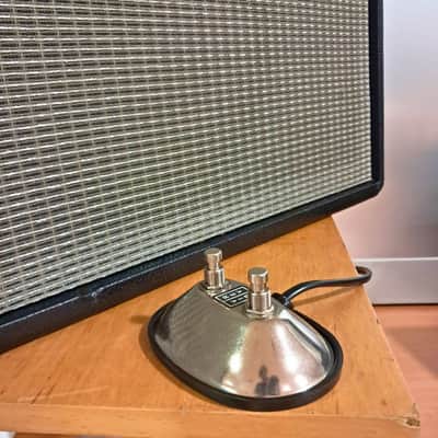 Fender 65 Deluxe Reverb - Guitar Combo image 5