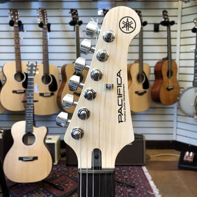 Yamaha PAC112V Pacifica Electric Guitar Yellow Natural Satin w/Coil-Split image 7