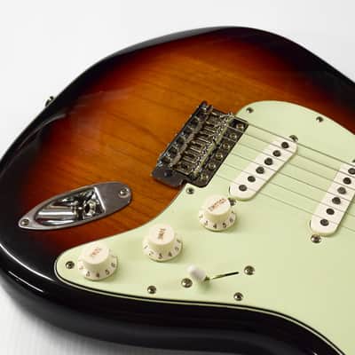 Fender Vintera II '60s Stratocaster - 3-Color Sunburst image 6
