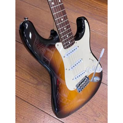 SECONDHAND Squier Bullet Stratocaster - Sunburst image 7