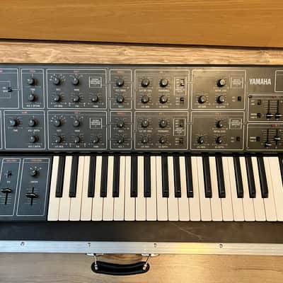Yamaha CS-15 Duophonic Synthesizer 1978 - 1982 - Black