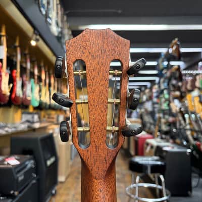 Taylor 322e 12-Fret All-Mahogany Acoustic-electric Guitar Shaded Edgeburst w/Hard Case image 8