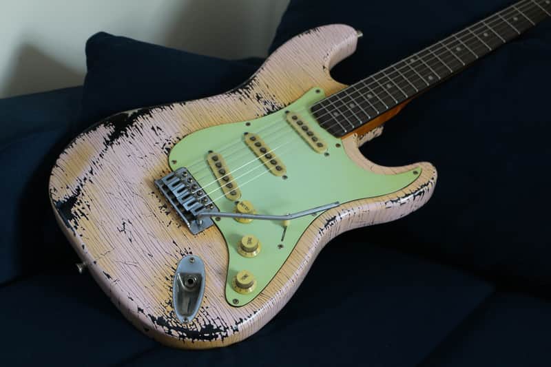 VTT-Relics Strat Style 2026 - Heavy Relic Pink/Black image 1