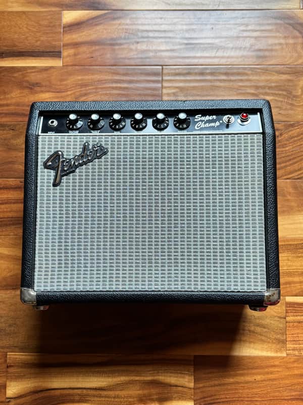 Fender Super Champ 18-Watt 1x10" Guitar Combo