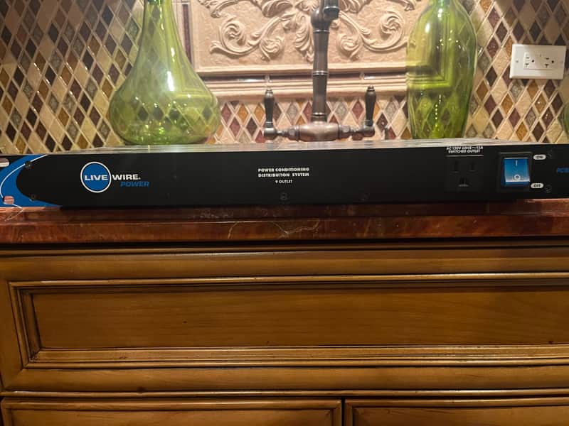 Live Wire PC900 9-Outlet Power Conditioner and Distribution System