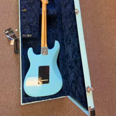 Custom "Baby Blue" Fender HSS Stratocaster & Limited Edition Sonic Blue Hard Case image 2