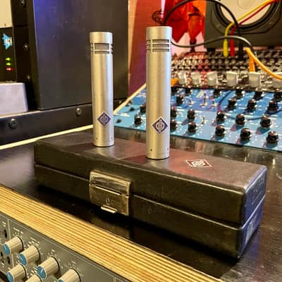 Pair of Neumann Vintage KM 84 Small Diaphragm Cardioid Condenser Microphone Stereo Pair with very close serials! Silver Nickle image 10