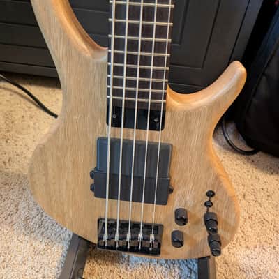 Tobias Growler 5 string 2022 - Natural image 2