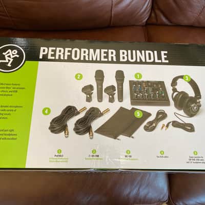 Mackie perfbund Performer Bundle w/ Mixer and Microphones Black image 1