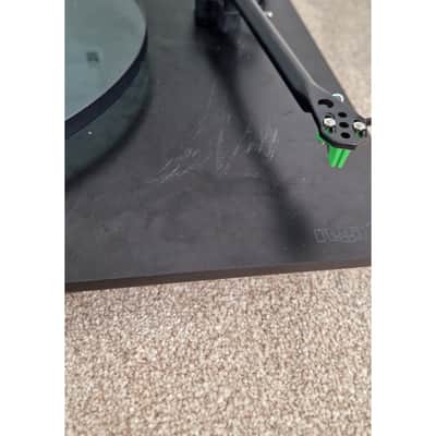 REGA Planar 3 Turntable - Iconic Design - Good image 8