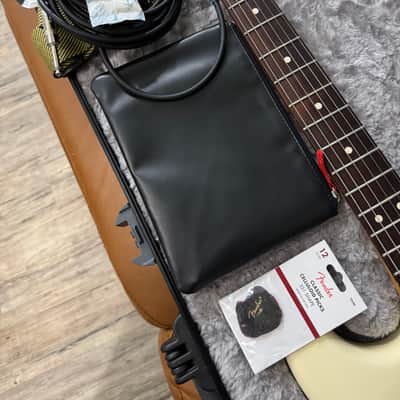 Fender American Professional II Stratocaster with Rosewood Fretboard 2020 - Present - Olympic White image 8