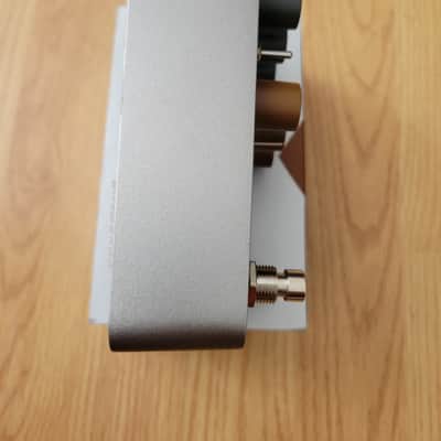Universal Audio OX Stomp Dynamic Speaker Emulator 2023 - Present - Silver image 3