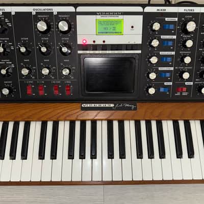 Moog Minimoog Voyager Performer Edition 44-Key Monophonic Synthesizer 2002 - 2015 - Traditional Wood Cabinet image 2