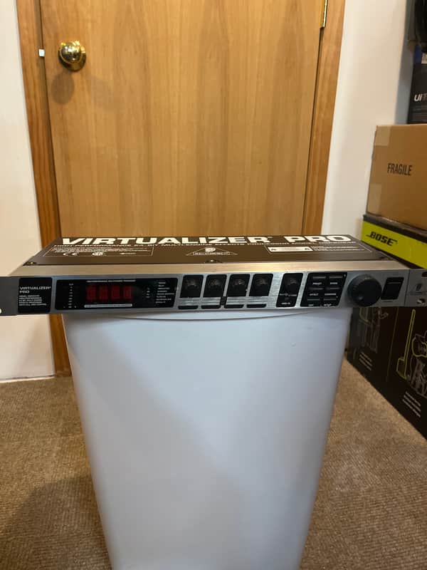 Behringer Virtualizrer Pro 1990 - isilver image 1