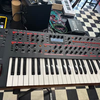 Sequential Pro 2 44-Key 4-Voice Monophonic / Paraphonic Synthesizer 2018 - 2020 - Black with Wood Sides image 4