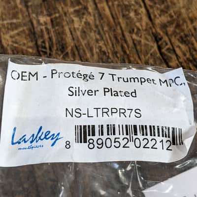 Eastman ETR-420 Trumpet With Case & Mouthpiece image 13