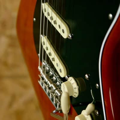 2023 Fender American Vintage II 1973 Stratocaster in Mocha + Original hardcase - Pre-owned image 10
