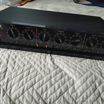 Yamaha E 1005