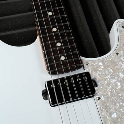 Fender MIJ Elemental Stratocaster 2023 - Nimbus White image 4