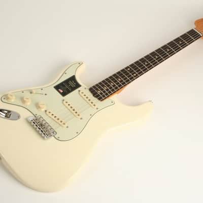 Fender American Vintage II 1961 Stratocaster Left-Hand Rosewood Fingerboard Olympic White V25751 image 10