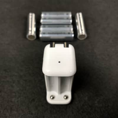 Apple Battery Charger Rechargeable AA Batteries w/ 6 Apple AA Batteries image 3