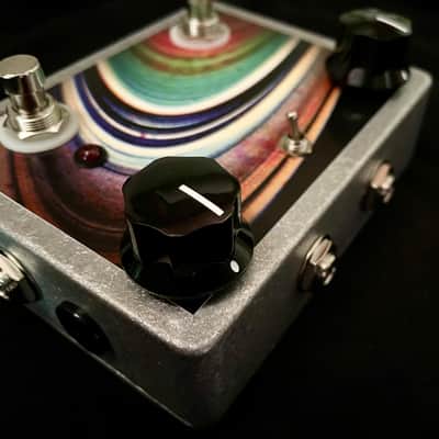 Saturnworks True Bypass Deluxe Volume + Momentary Feedback Looper Pedal with Neutrik Jacks - Handcrafted in California image 3