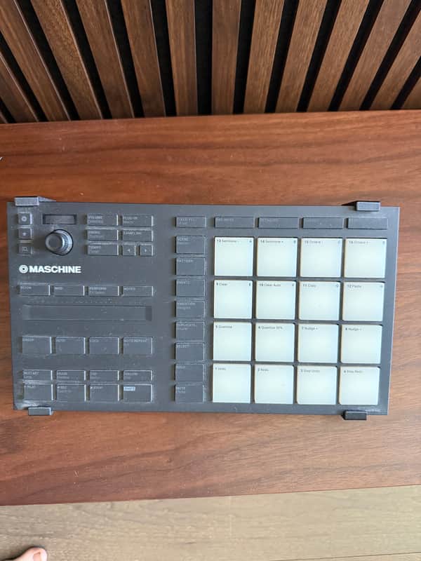 Native Instruments Maschine Mikro MKIII 2017 - Black image 1