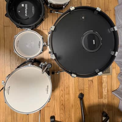 Roland VAD507 Acoustic Design Series Electronic V-Drum Kit 2025 - Black (incl. noise eater hi-hat & double kick hardware, throne, mat, riser, extra low-volume cymbals, and more) image 20