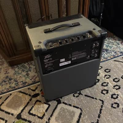 Peavey MAX 150 150-Watt 1x12" Bass Combo 2018 - Present - Gray / Black image 2