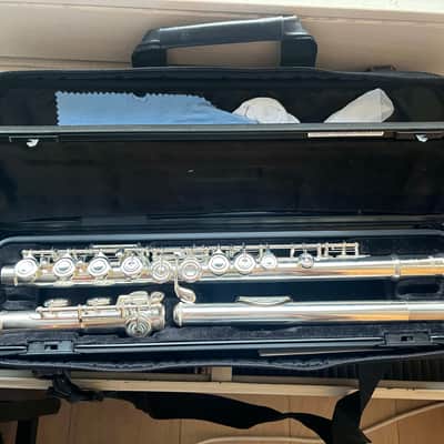 Yamaha YFL-212 - Like New image 2
