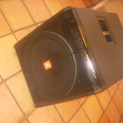JBL SRX 718S Works Perfect image 2