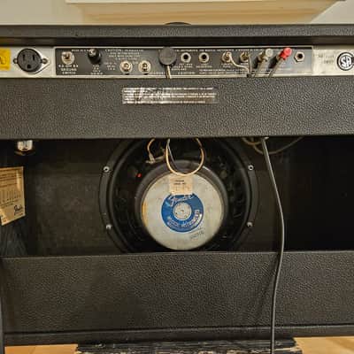 Fender Deluxe Reverb 2-Channel 22-Watt 1x12" Guitar Combo 1978-1979 - Silverface image 2