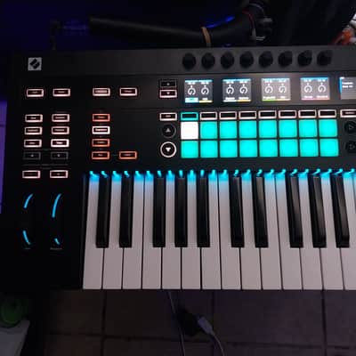 Novation 61 SL MK III MIDI Controller 2018 - Present - Black image 2