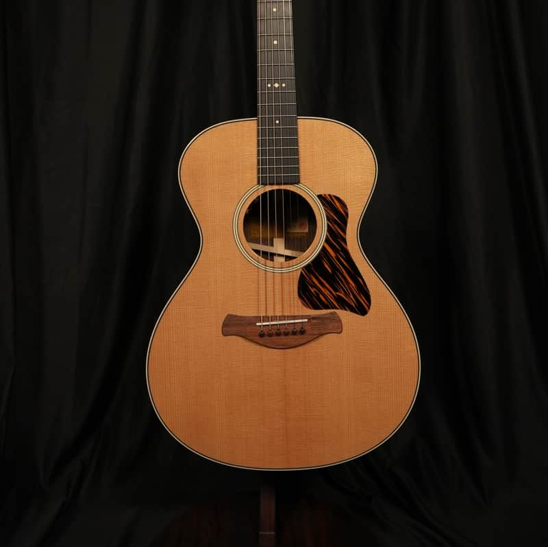 Taylor Gold Label 712e 2026 Natural image 1
