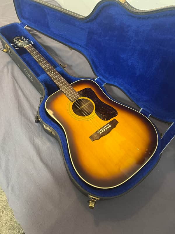 Guild D-40