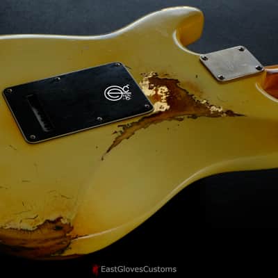 Fender Stratocaster Vintage White FN Series with Gold Leaf Made in USA Aged Relic (Rare) image 5