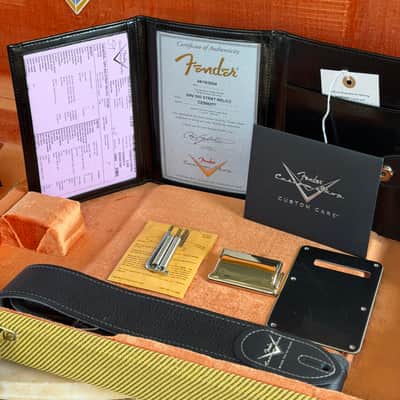 Fender Custom Shop Stevie Ray Vaughan Signature Strato Relic Faded 3 Color Sunburst image 9