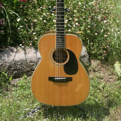 Morris F30 OOO size Guitar MIJ Circa 1980 Natural+ Hard Case image 2