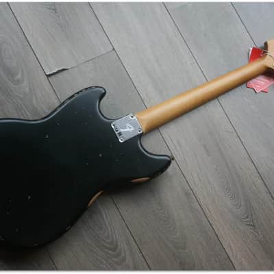 FENDER Justin Meldal-Johnsen Road Worn Signature Mustang Bass, Black, 3 67 KG image 2