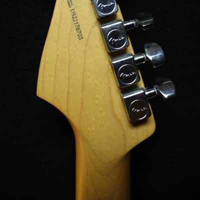 Fender AMERICAN PROFESSIONAL II STRATOCASTER HSS 2025 - SIENNA SUNBURST image 8