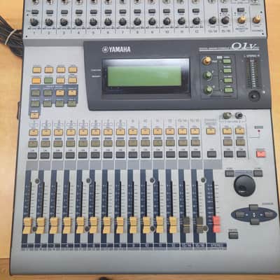 Yamaha Digital mixing console 01V 1998 - Grey image 1